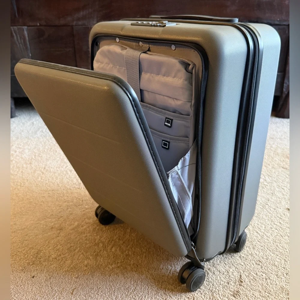 Hardshell Carry-On Spinner Suitcase - Gray